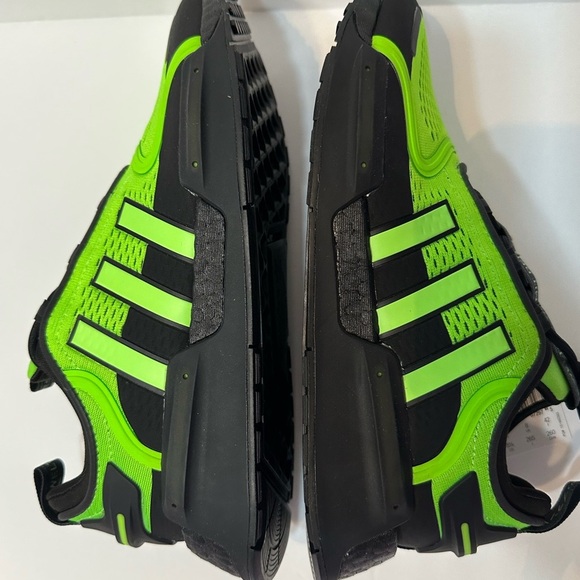 NIB Adidas Mens Green and Black Sneakers size 8.5 Women’s 10 NMD_V3 - Picture 4 of 10